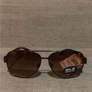 Liz Claiborne - Stylish Brown Aviator Sunglasses with UV Protection
